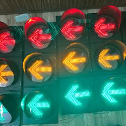 ĐÈN MŨI TÊN XANH VÀNG ĐỎ D300 125 LED